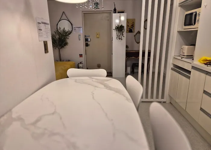 룰루스테이 홍제 Appartement *